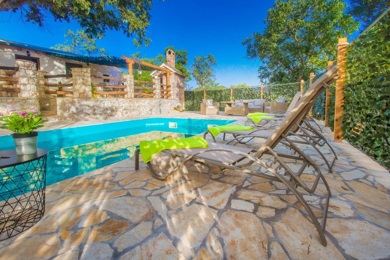 Luxury House Ivan With 4 Bedrooms Divojevici Екстер'єр фото
