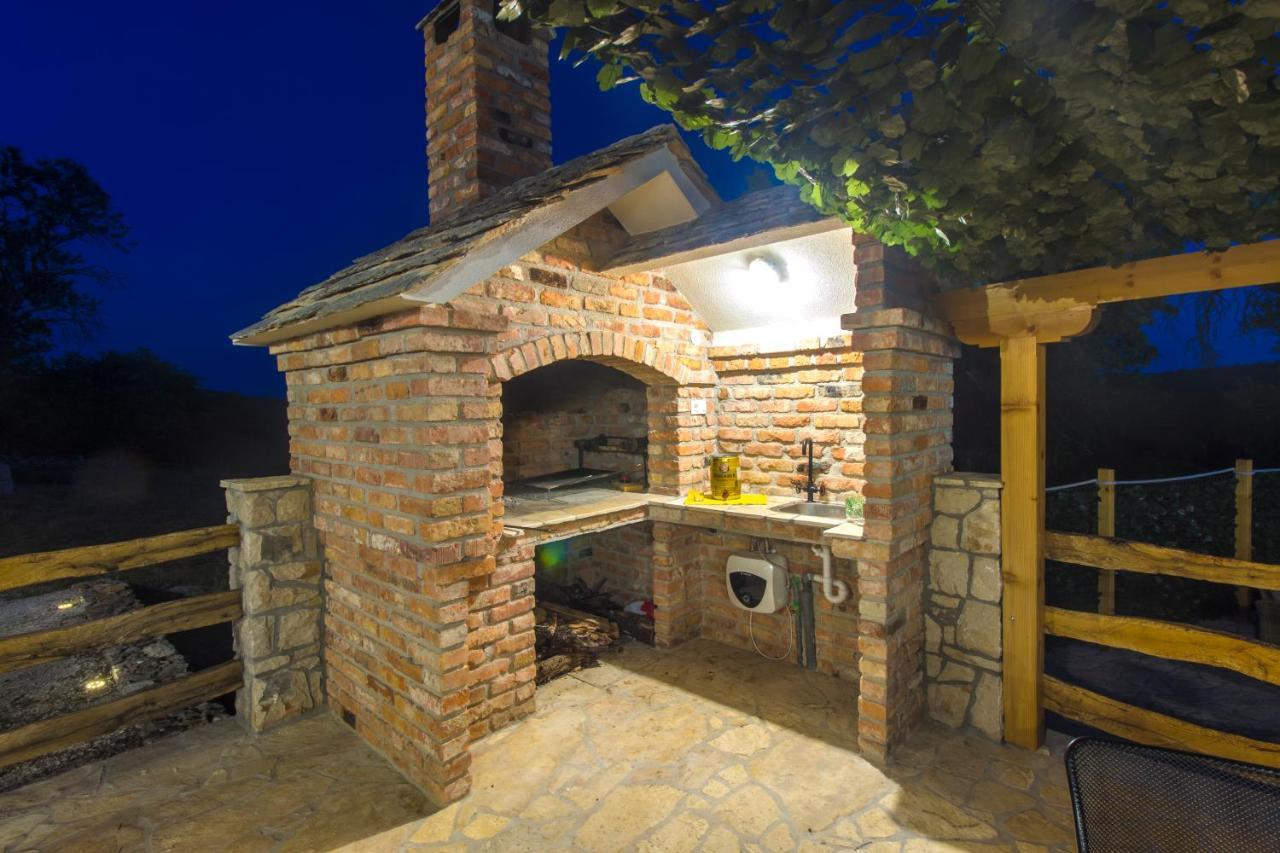 Luxury House Ivan With 4 Bedrooms Divojevici Екстер'єр фото