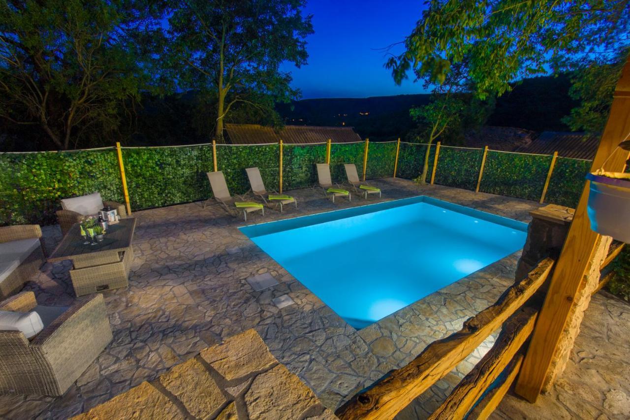 Luxury House Ivan With 4 Bedrooms Divojevici Екстер'єр фото