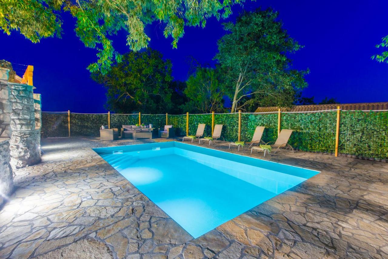 Luxury House Ivan With 4 Bedrooms Divojevici Екстер'єр фото